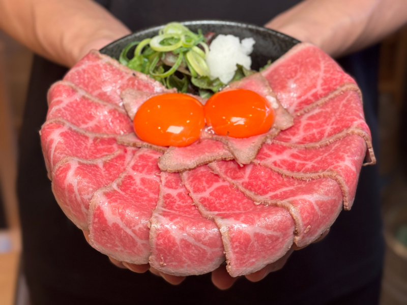 Kuroge wagyu roast beef rice bowl